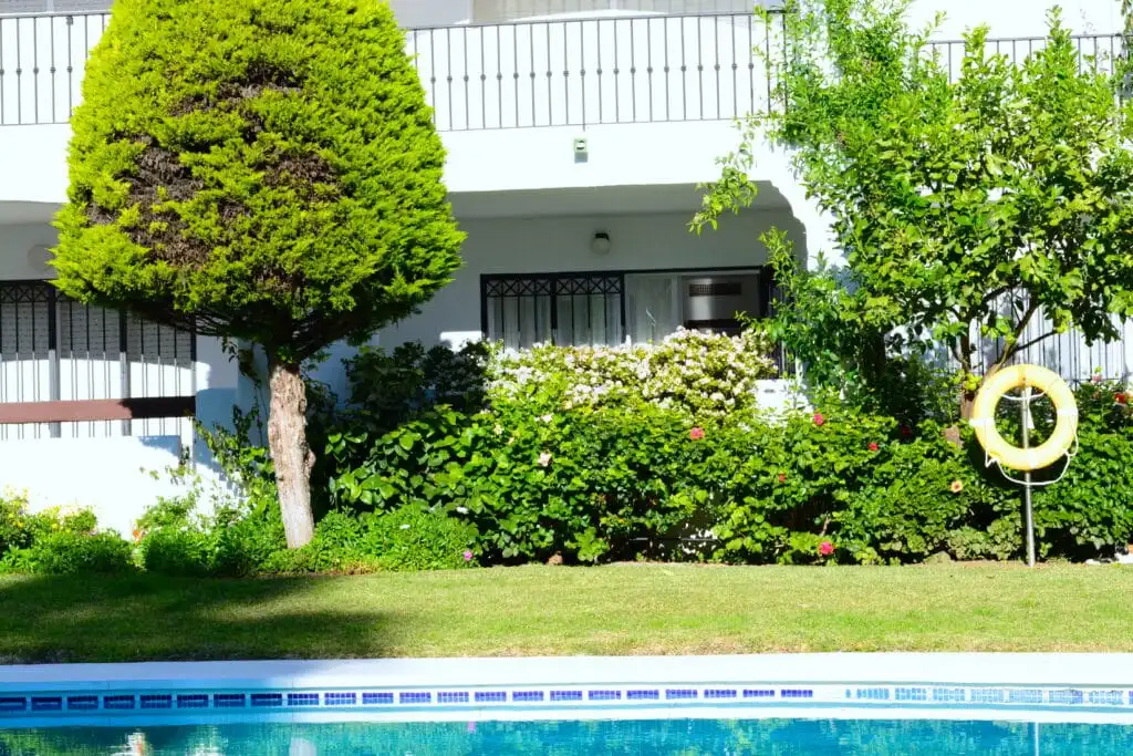 Leaving room viewing