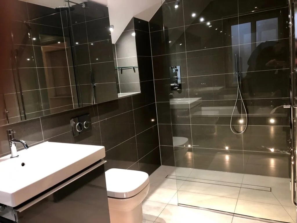 Completed Bathroom Renovation at Canary Wharf in London IMG_1586
