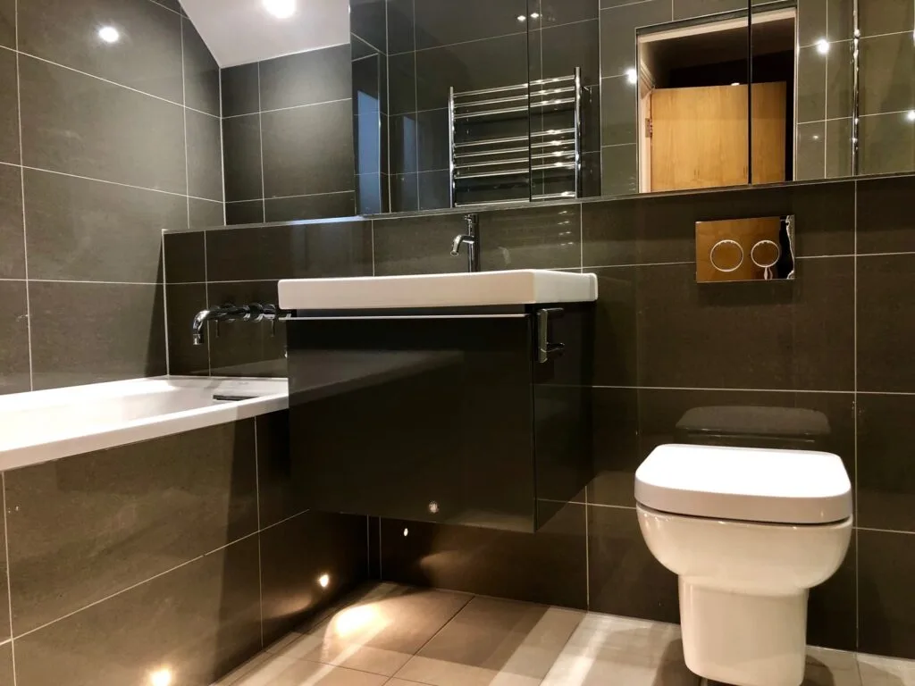 Completed Bathroom Renovation at Canary Wharf in London IMG_1587