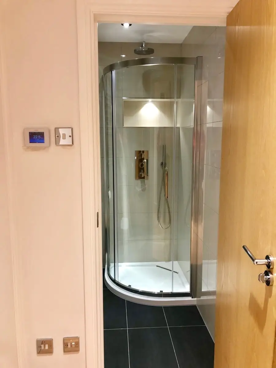 Shower cabin, underfloor heating Shower cabin, underfloor heating