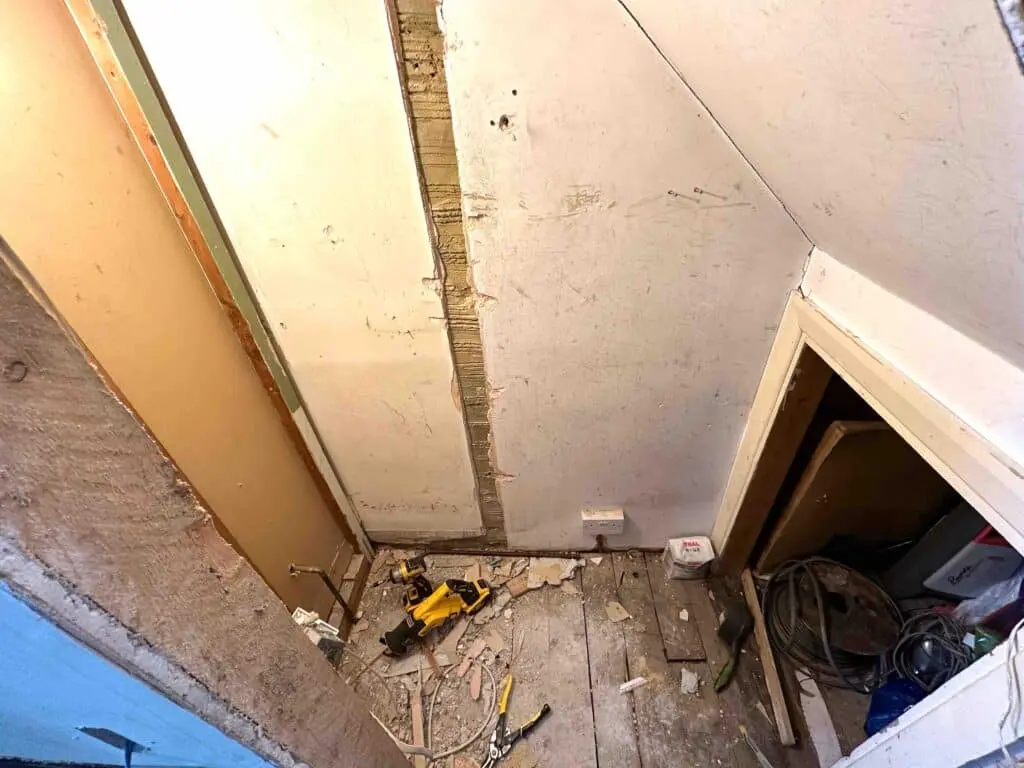 Cloakroom refurbishment during renovation