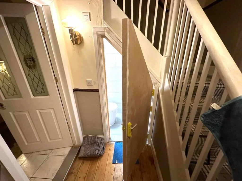 Cloakroom refurbishment during renovation