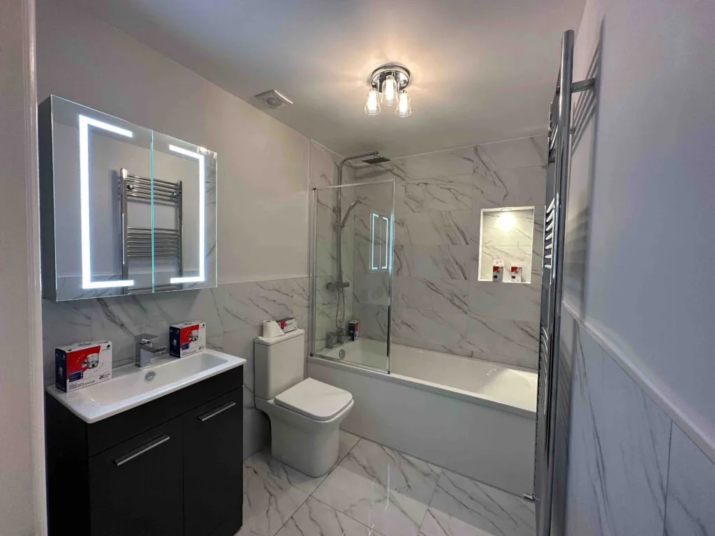 Trendy Bathroom Renovation in Streatham (before)