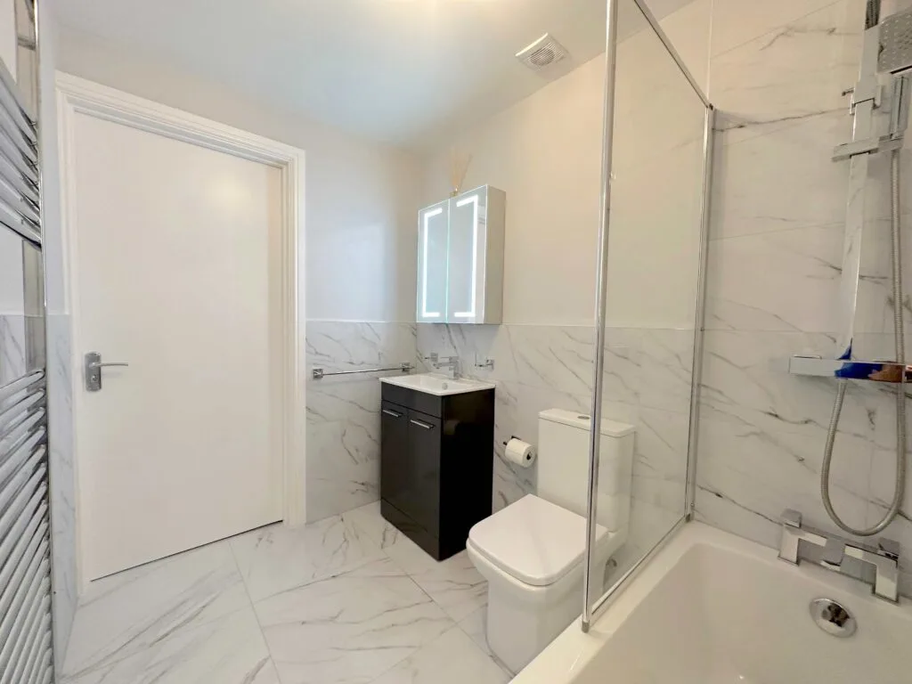 Trendy Bathroom Renovation in Streatham (after)