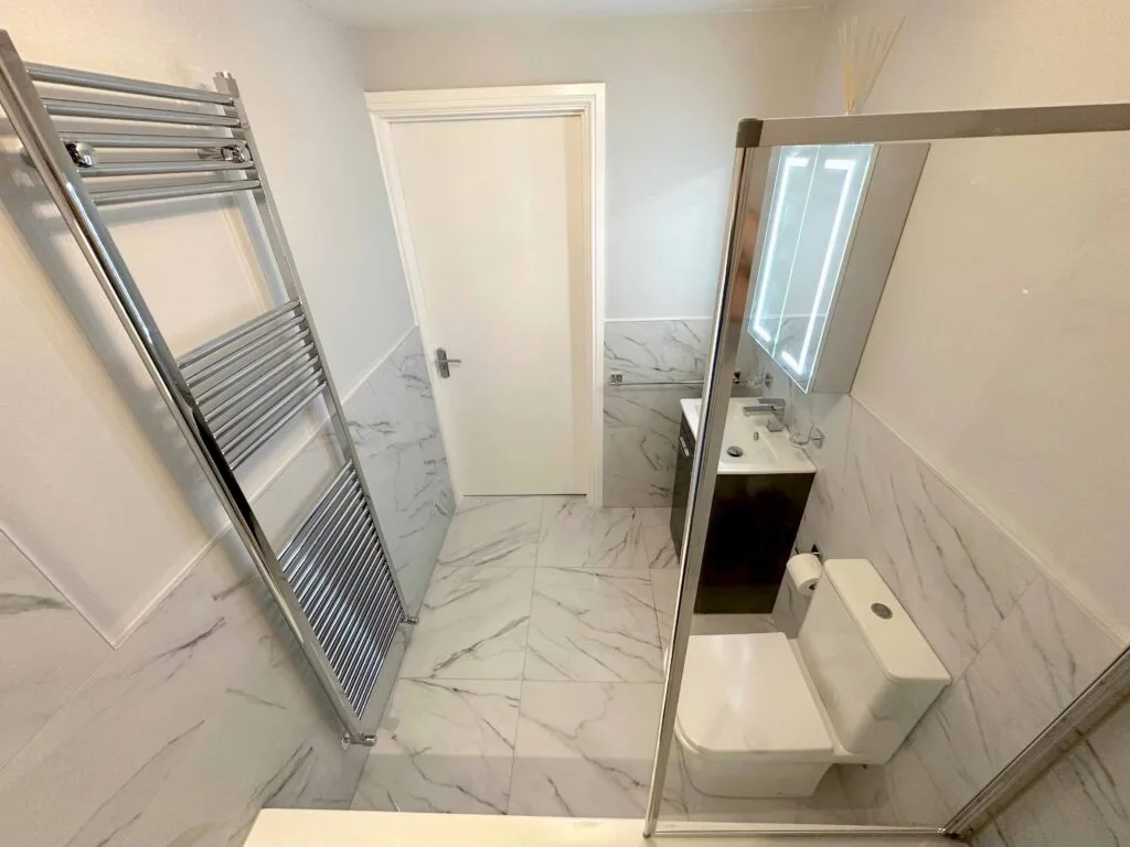 Trendy Bathroom Renovation in Streatham (after)