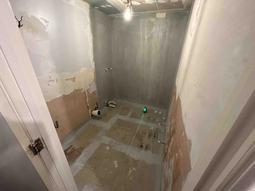 Trendy Bathroom Renovation in Streatham (before)