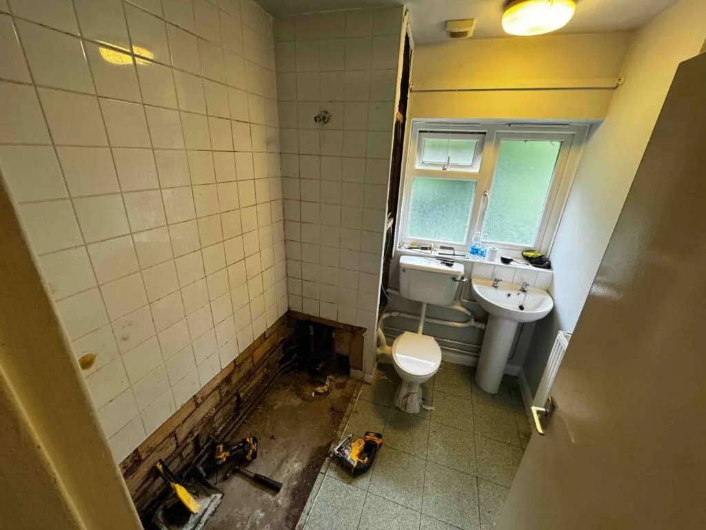Wet Room Refurbishment in Brentwood (before)