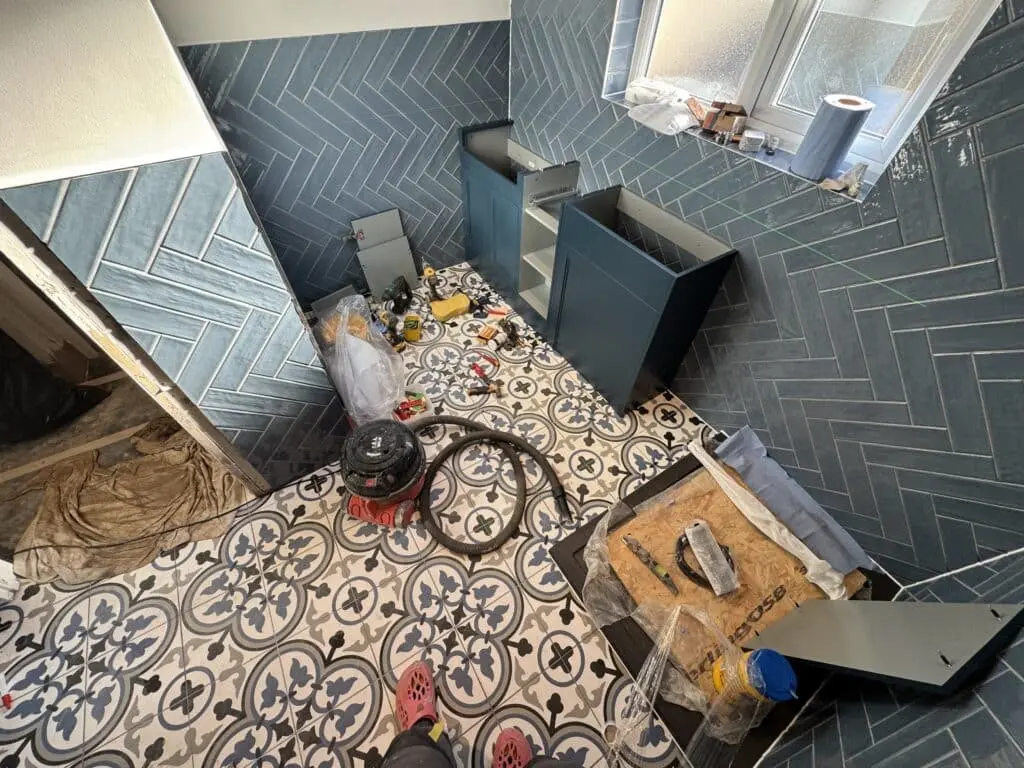 Luxurious Shower Enclosure and Bathtub Refurb at E16, London (before)