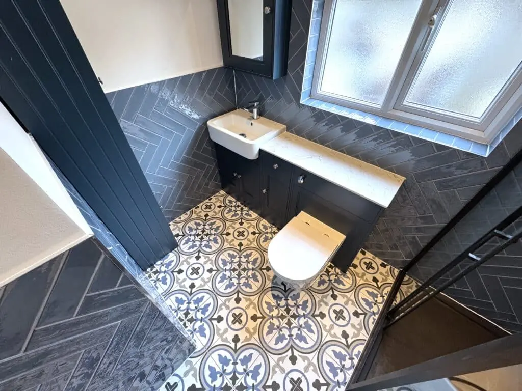 Luxurious Shower Enclosure and Bathtub Refurb at E16, London.