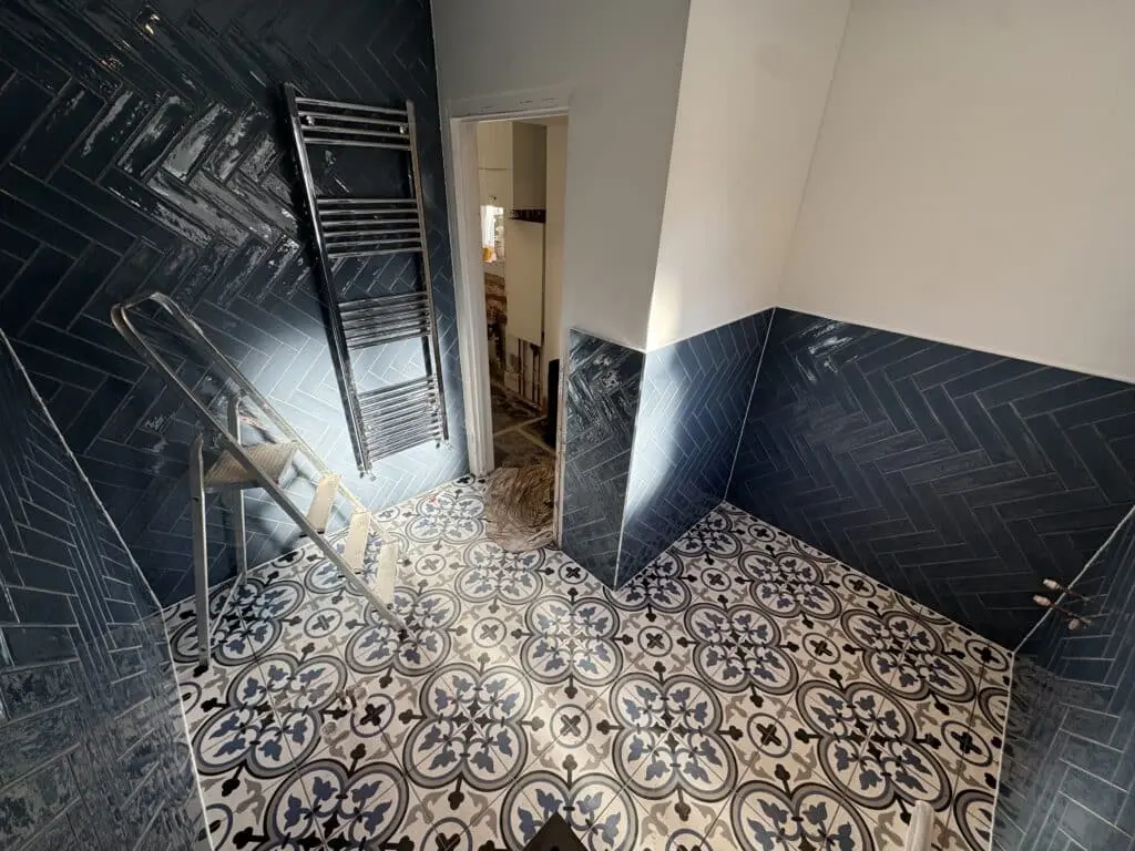 Luxurious Shower Enclosure and Bathtub Refurb at E16, London (before)