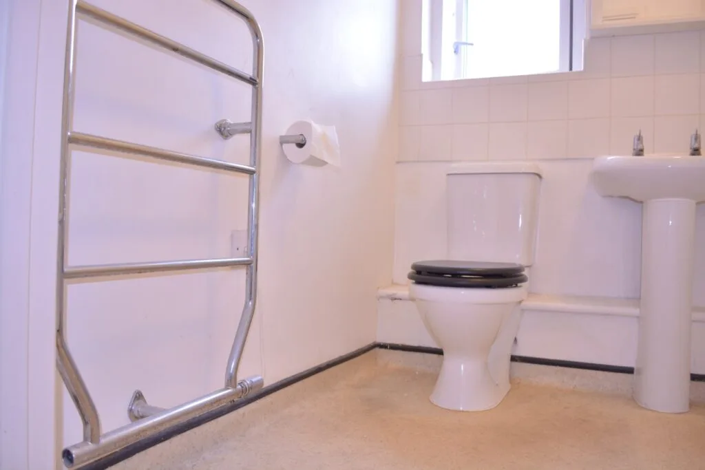 Bathroom before the renovation